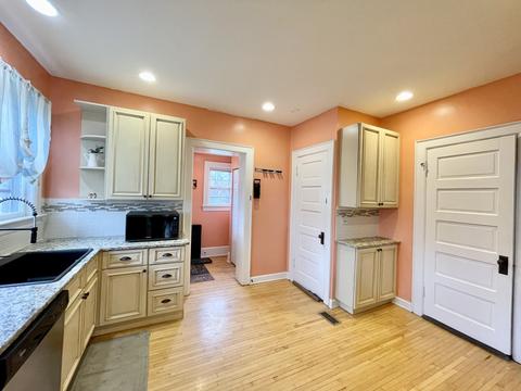 302 Mcclure Ave, Elgin, IL 60123 photo 10