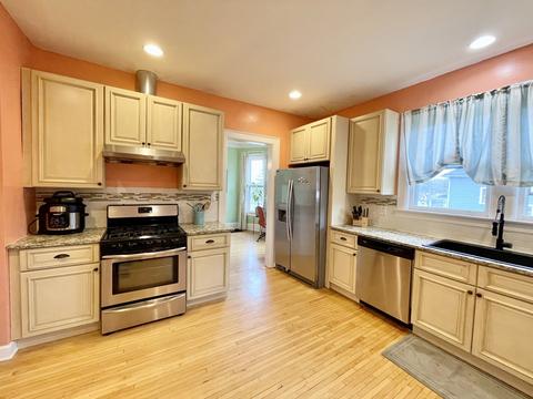 302 Mcclure Ave, Elgin, IL 60123 photo 9