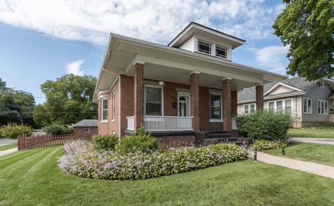 302 Mcclure Ave, Elgin, IL 60123 photo 1