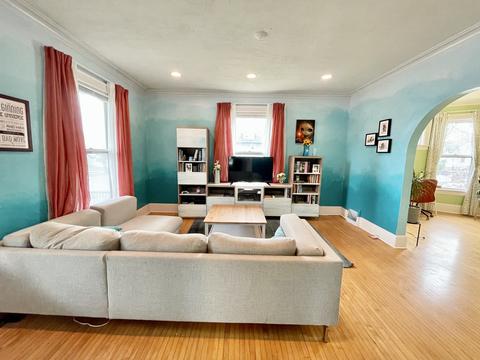 302 Mcclure Ave, Elgin, IL 60123 photo 4