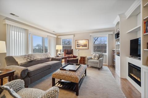 2425 Central St #5C, Evanston, IL 60201 photo 2