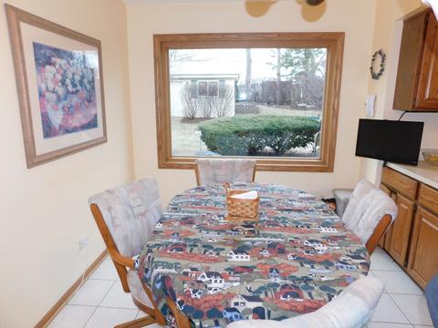 184 E Strong St, Wheeling, IL 60090 photo 5