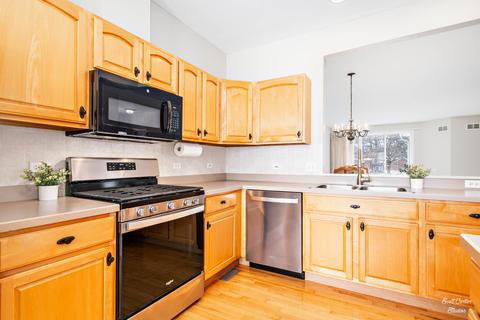 4145 Whitehall Ln, Algonquin, IL 60102 photo 9