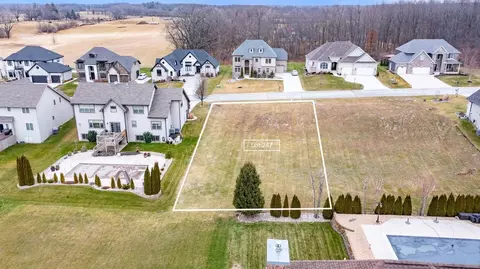 9237 Michigan Dr, Crown Point, IN 46307