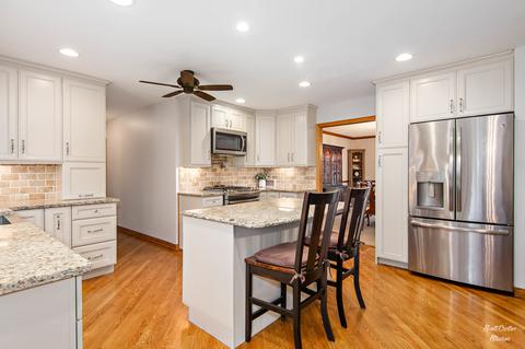 342 Bryan Dr, Cary, IL 60013 photo 4