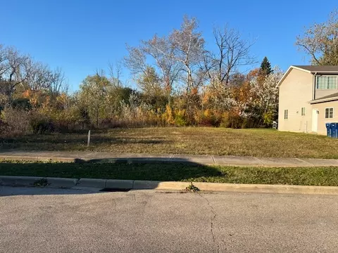 2946 W Country Club Ave, Waukegan, IL 60087