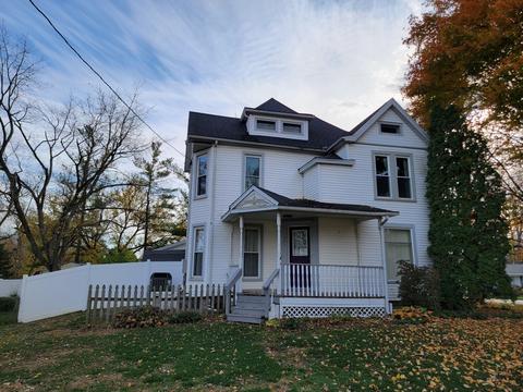 201 E Walnut St, Hudson, IL 61748 photo 2