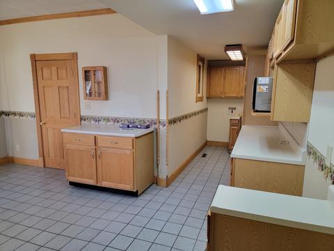 201 E Walnut St, Hudson, IL 61748 photo 23