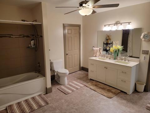 201 E Walnut St, Hudson, IL 61748 photo 52