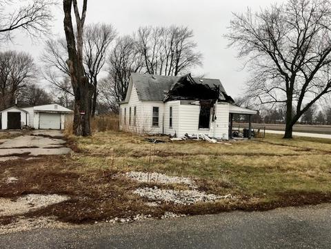100 Grove St, Weldon, IL 61882 photo 1