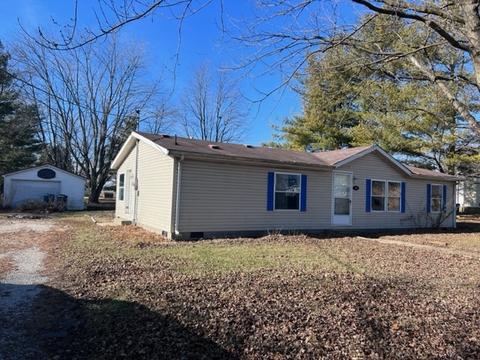308 N Main St, Arrowsmith, IL 61722 photo 2