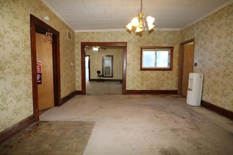801 Bloomington St, Dewitt, IL 61735 photo 9