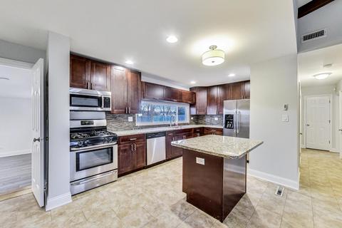159 E Walnut Ave, Des Plaines, IL 60016 photo 7