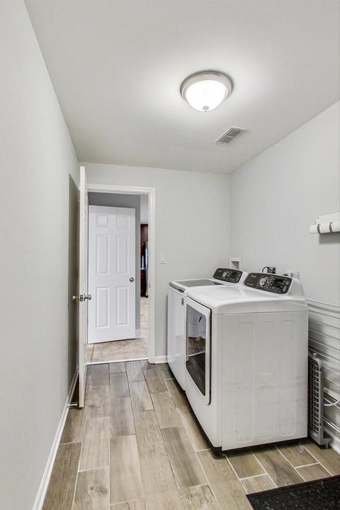 159 E Walnut Ave, Des Plaines, IL 60016 photo 23