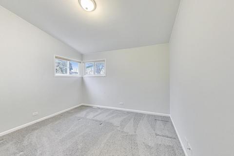 159 E Walnut Ave, Des Plaines, IL 60016 photo 17