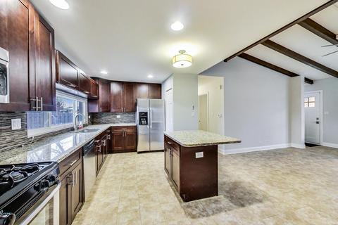 159 E Walnut Ave, Des Plaines, IL 60016 photo 9