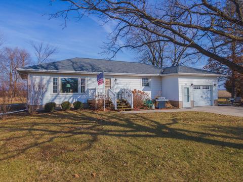 900 E Bauman St, Cornell, IL 61319 photo 1