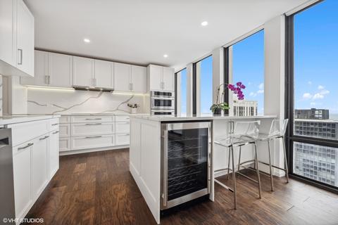 200 E Delaware Pl #32D, Chicago, IL 60611 photo 7