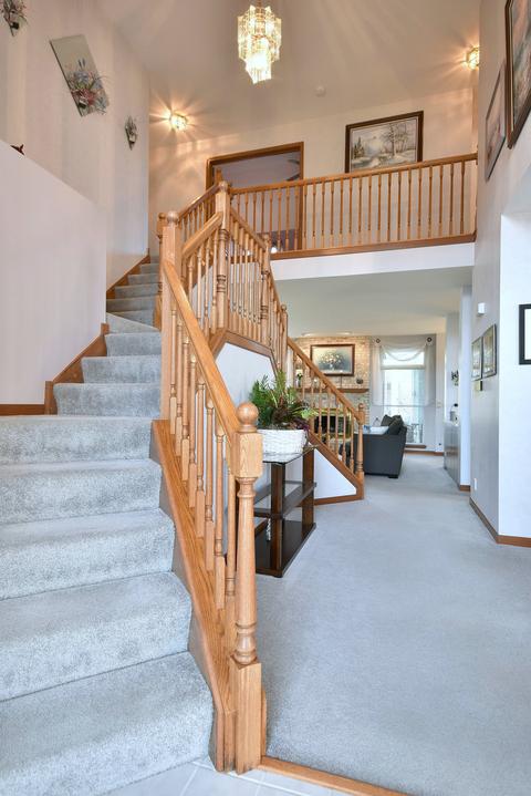 224 Edgewater Dr, Bartlett, IL 60103 photo 2