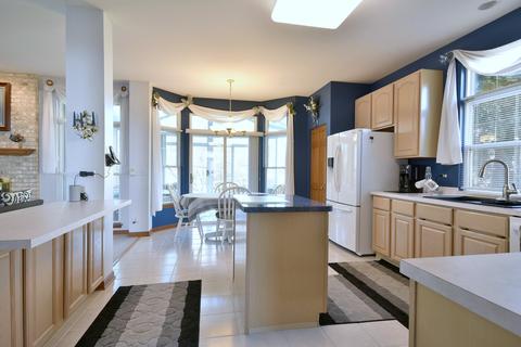 224 Edgewater Dr, Bartlett, IL 60103 photo 16