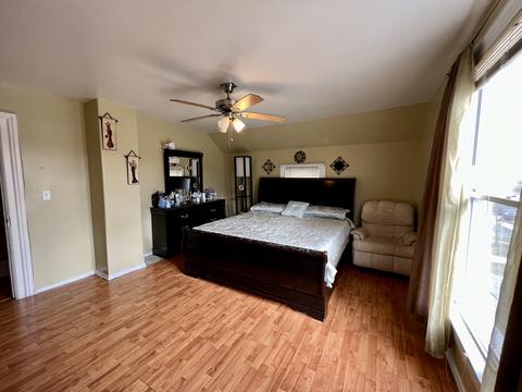 454 Locust St, Elgin, IL 60123 photo 8