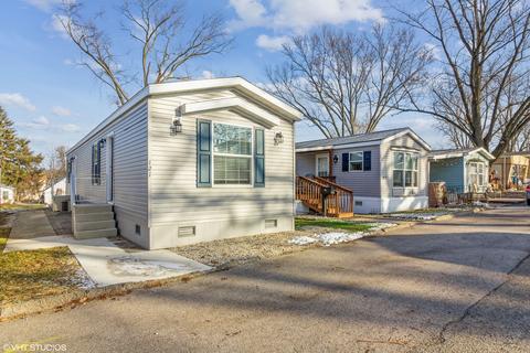 1332 S Douglas Ave S, Montgomery, IL 60538