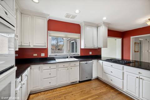 258 Nuttall Rd, Riverside, IL 60546 photo 9
