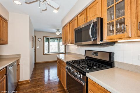 2024 E Seneca Ln, Mount Prospect, IL 60056 photo 9