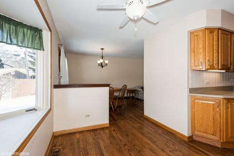 2024 E Seneca Ln, Mount Prospect, IL 60056 photo 11
