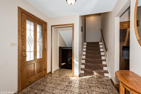 2024 E Seneca Ln, Mount Prospect, IL 60056 photo 3