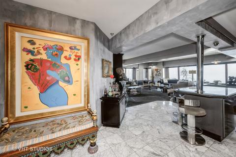 175 E Delaware Pl #8604, Chicago, IL 60611 photo 2