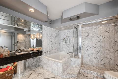 175 E Delaware Pl #8604, Chicago, IL 60611 photo 10