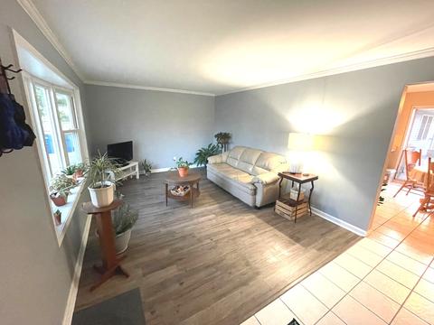 525 E Juniper Ln, Bradley, IL 60915 photo 4