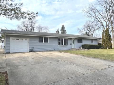 525 E Juniper Ln, Bradley, IL 60915 photo 1