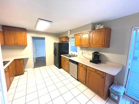 525 E Juniper Ln, Bradley, IL 60915 photo 8