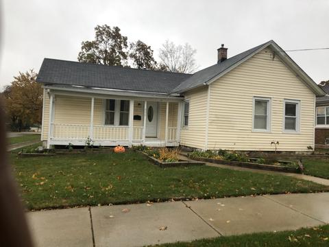 936 Front St, Aurora, IL 60505