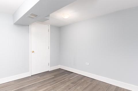 10641 S Champlain Ave, Chicago, IL 60628 photo 15