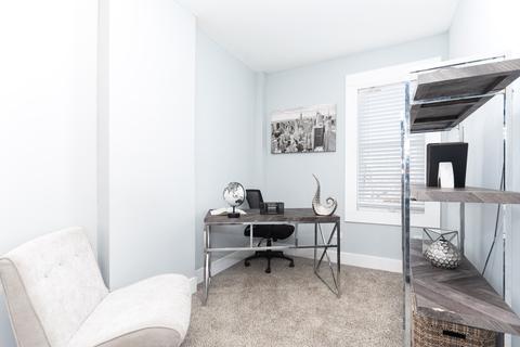10641 S Champlain Ave, Chicago, IL 60628 photo 9