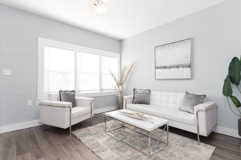 10641 S Champlain Ave, Chicago, IL 60628 photo 5