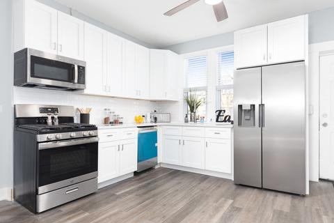 10641 S Champlain Ave, Chicago, IL 60628 photo 7