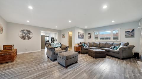 1505 Evergreen St, Mchenry, IL 60051 photo 4