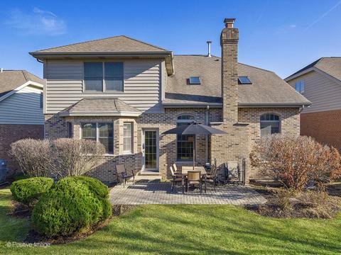6424 Emerald Ct, Willowbrook, IL 60527 photo 2