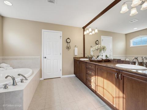 6424 Emerald Ct, Willowbrook, IL 60527 photo 19