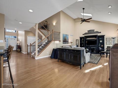 6424 Emerald Ct, Willowbrook, IL 60527 photo 11