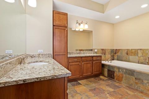 225 Main St #511, Roselle, IL 60172 photo 13