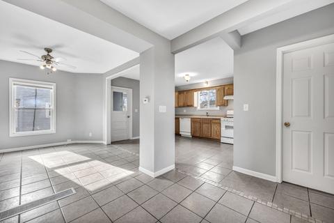 867 S Elm Ave, Kankakee, IL 60901 photo 3