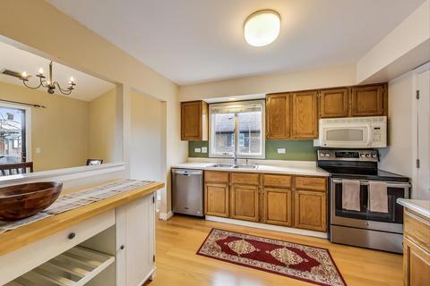 211 Stanhope Dr #D, Willowbrook, IL 60527 photo 11