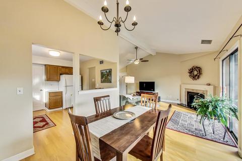 211 Stanhope Dr #D, Willowbrook, IL 60527 photo 10