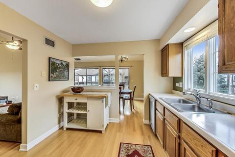 211 Stanhope Dr #D, Willowbrook, IL 60527 photo 12
