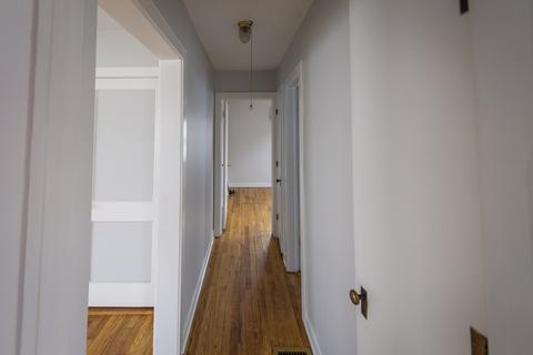1069 S Wolf Rd, Des Plaines, IL 60016 photo 4
